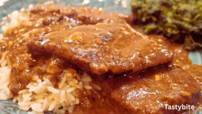 old fashioned southern smothered steak